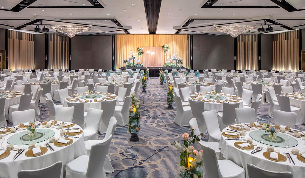 Bubbly Bliss Wedding at Swissotel The Stamford