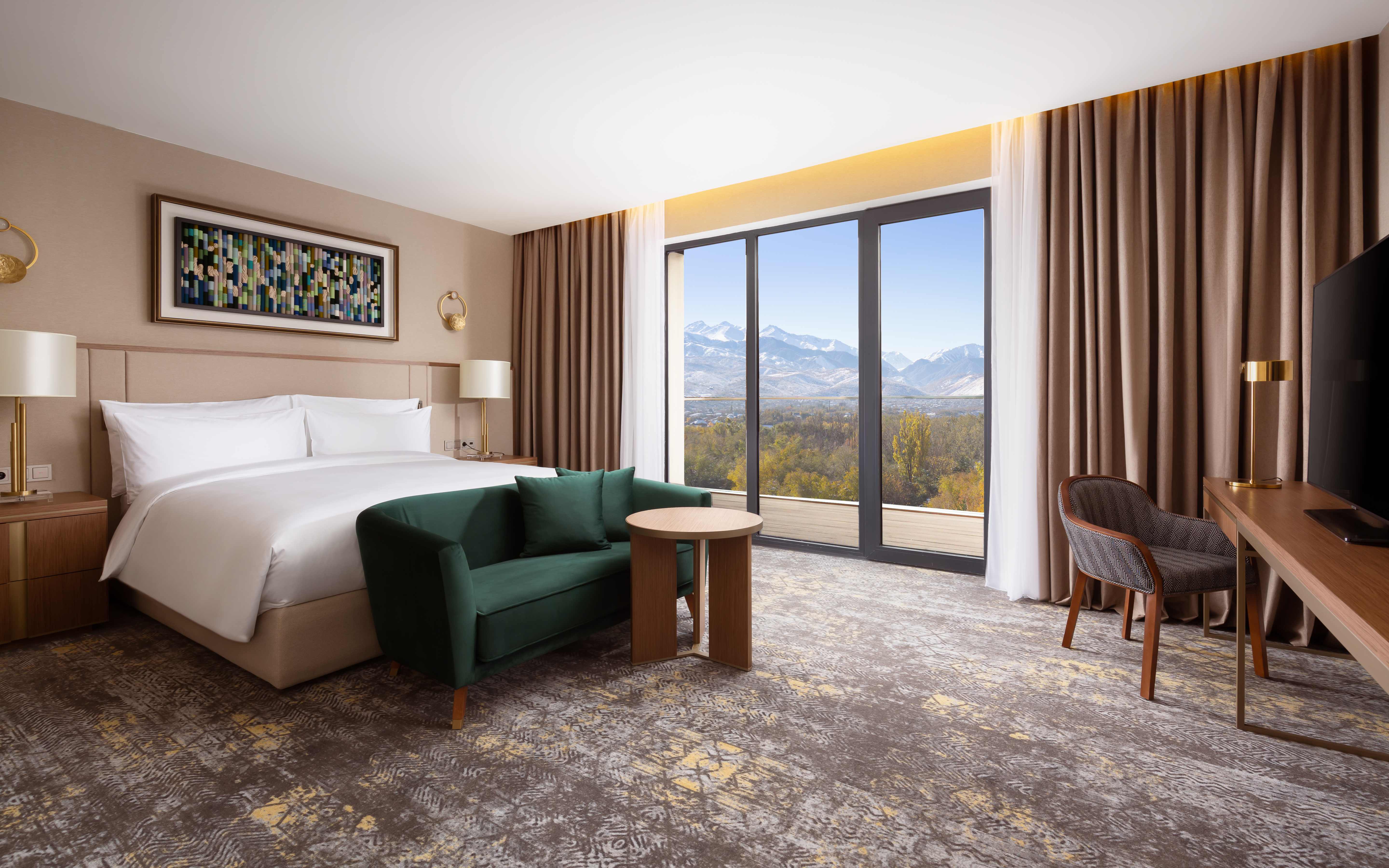 Executive Grand Suite Panoramic Mountain View